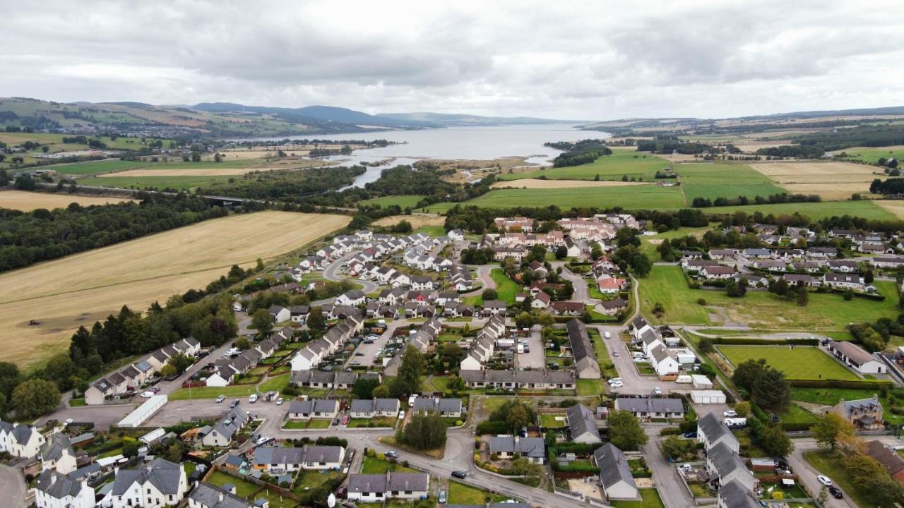 Luxury Cottage With Mountain View'S Cononbridge Bagian luar foto