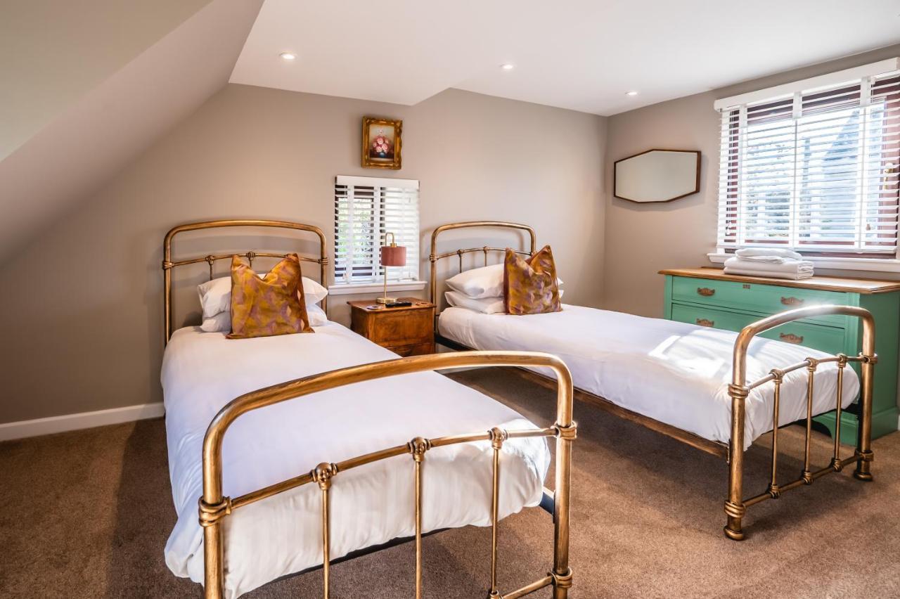 Luxury Cottage With Mountain View'S Cononbridge Bagian luar foto
