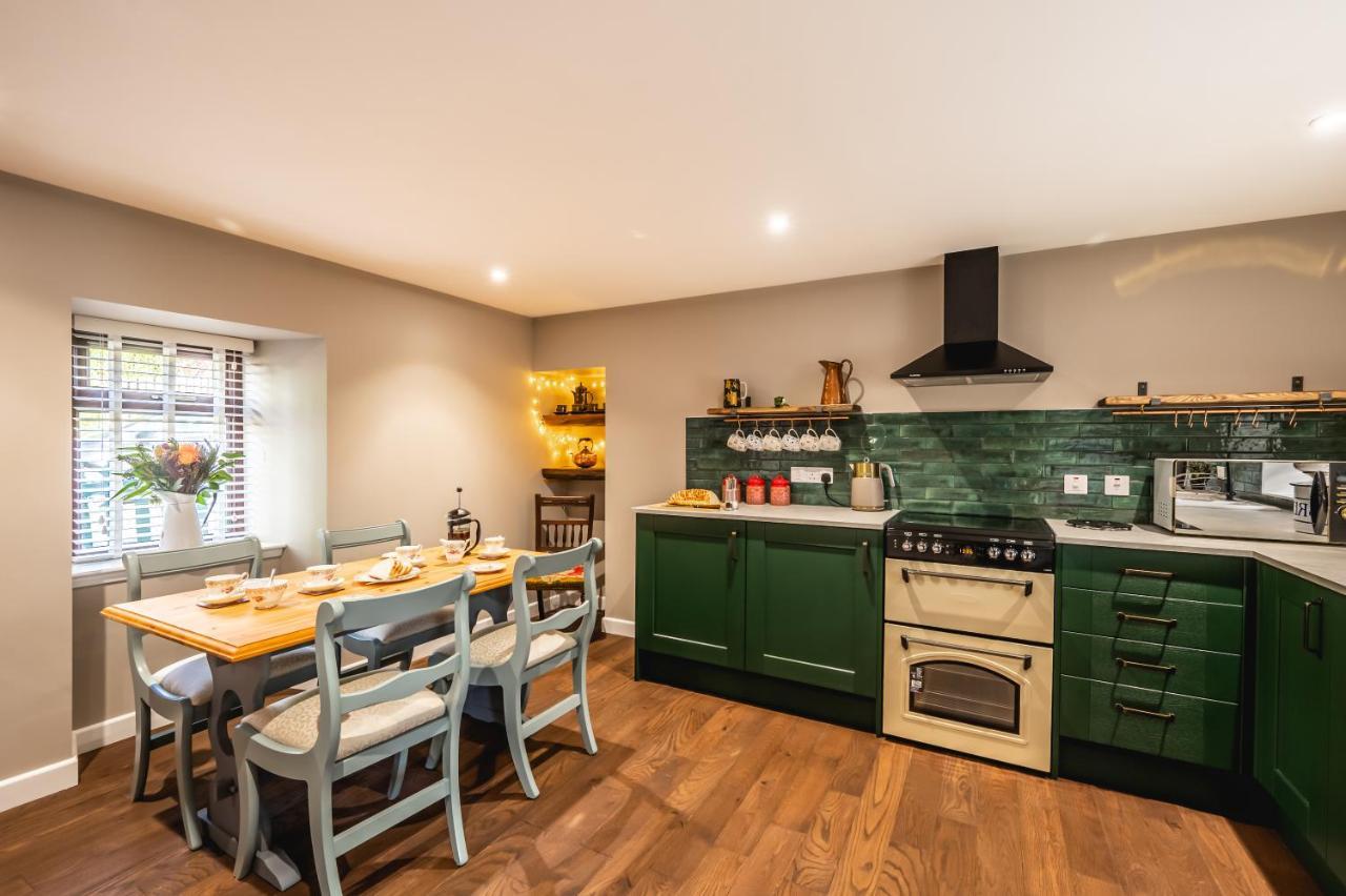 Luxury Cottage With Mountain View'S Cononbridge Bagian luar foto