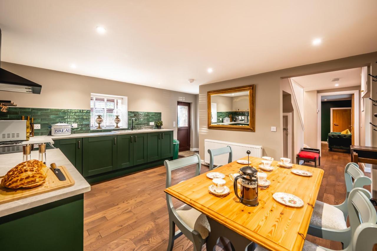 Luxury Cottage With Mountain View'S Cononbridge Bagian luar foto